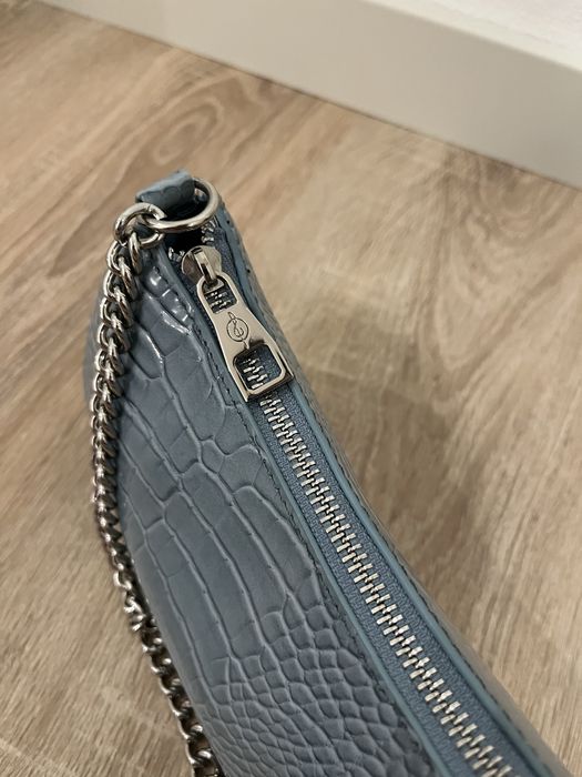 Mala Stradivarius efeito crocodilo azul -como nova