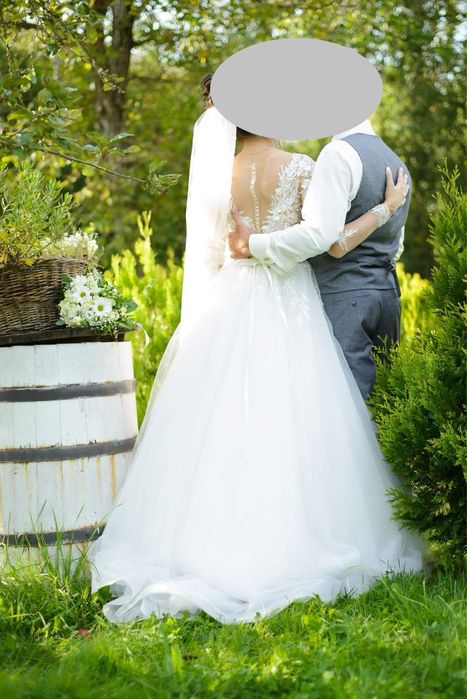 Весільне плаття.