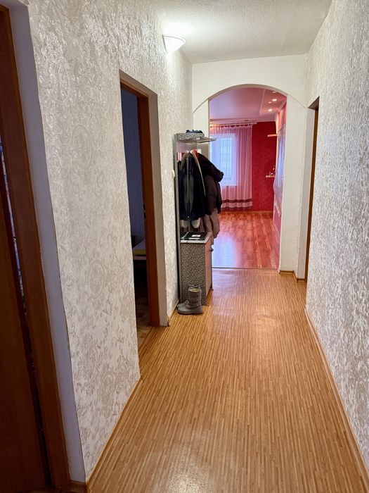 Продам 4х комнатную квартиру, л/б, 4 мкрн. А