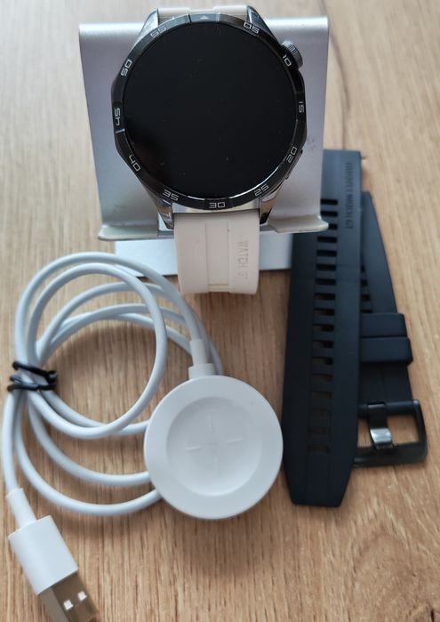 SmartWatch Huawei Watch GT 4 z ładowarką, 2 paski.
