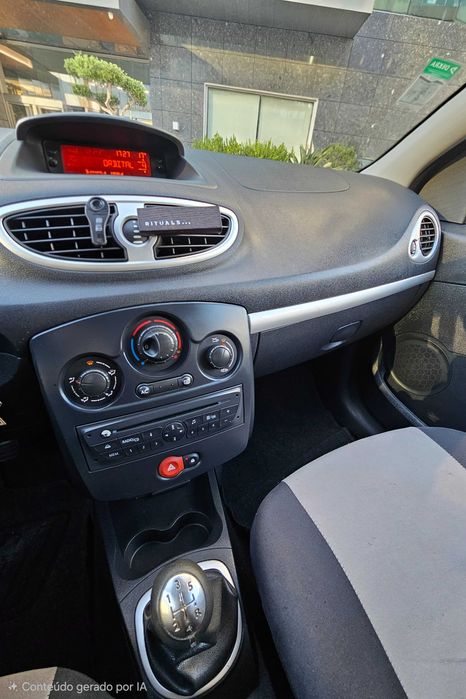 Renault Clio 1.1 Gasolina | 2012 | Pronto a Fazer Muitos Mais Quilómetros