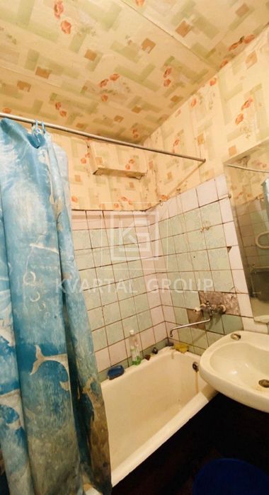 ТЕРМІНОВО! Трикімнатна квартира з індивідуальним газовим опалення!