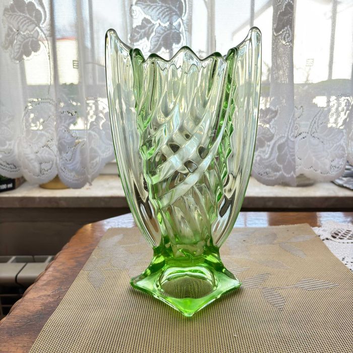 Wazon Skrzydlak huta Hortensja