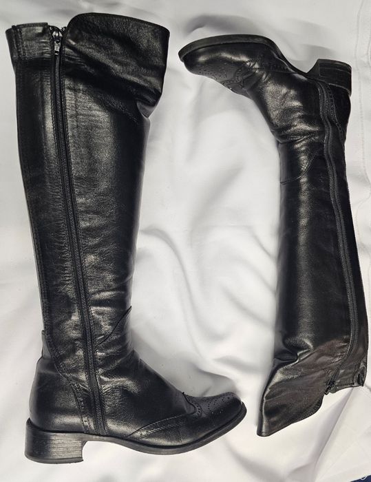 Sprzedam damskie skórzane kozaki