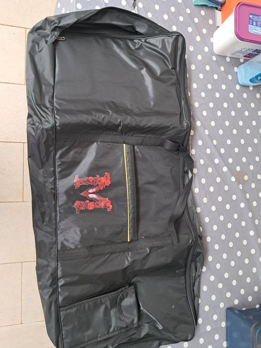 Pedal distorção/saco piano 61 teclas