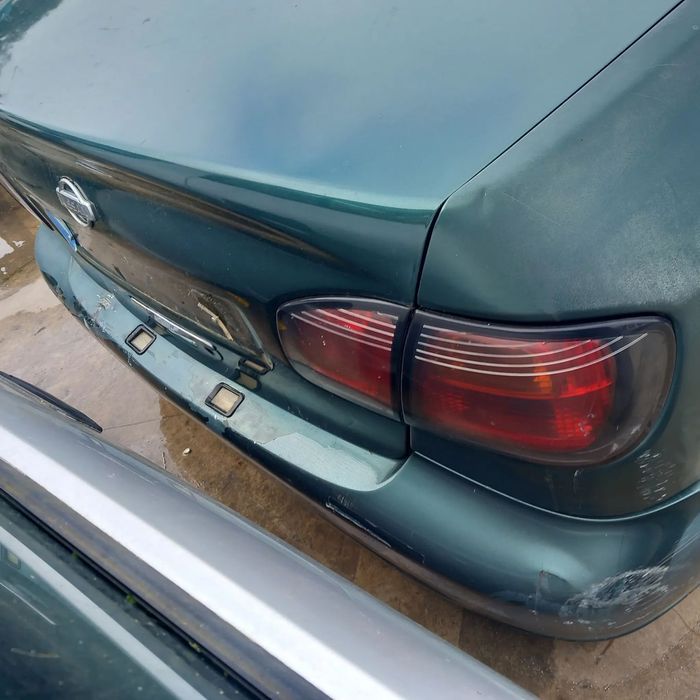 Frente e traseira nissan primera p11 carro