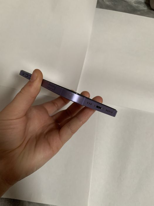 Продам iPhone 12