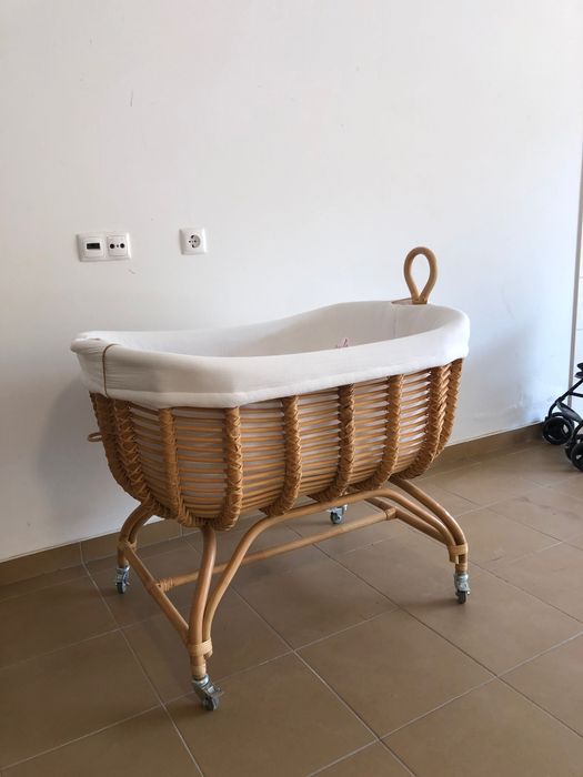 Berço + colchão e acessórios