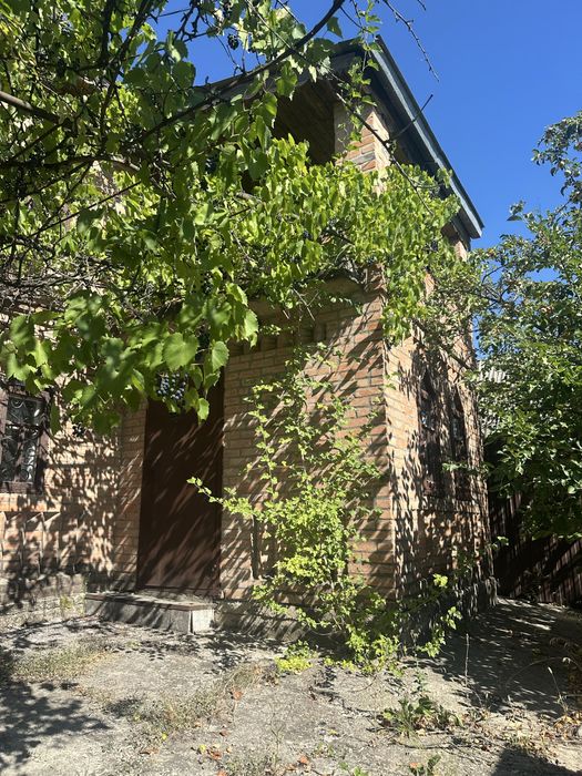 великий будинок біля міста розсрочка