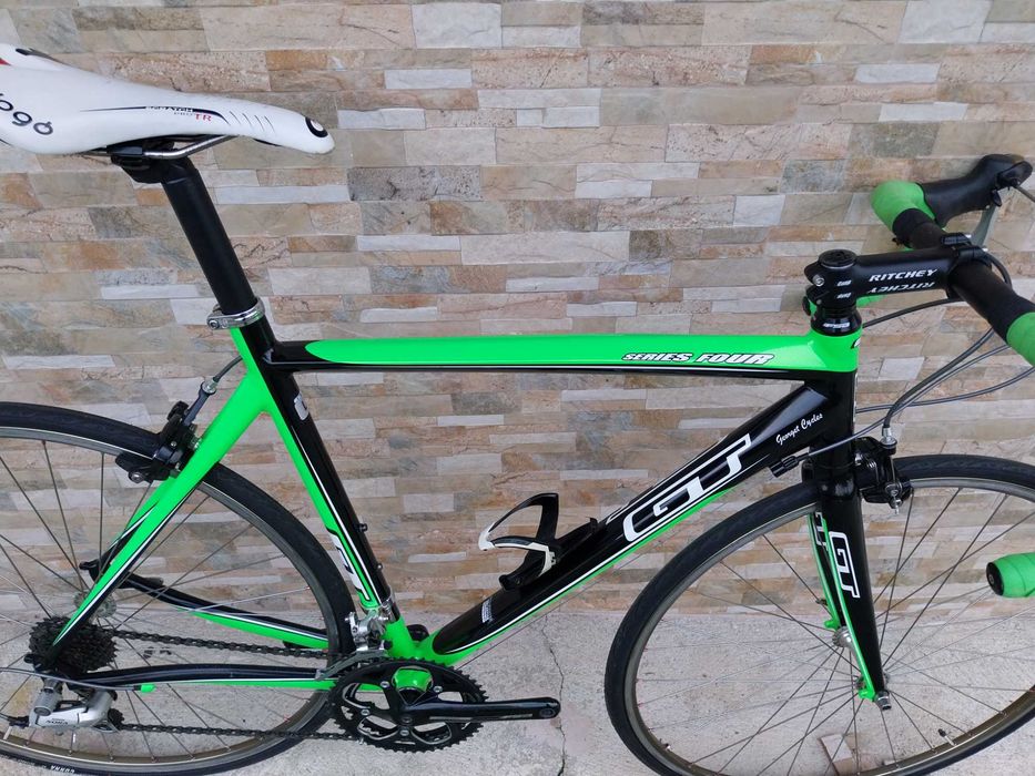 Bicicleta de estrada GT Series Four