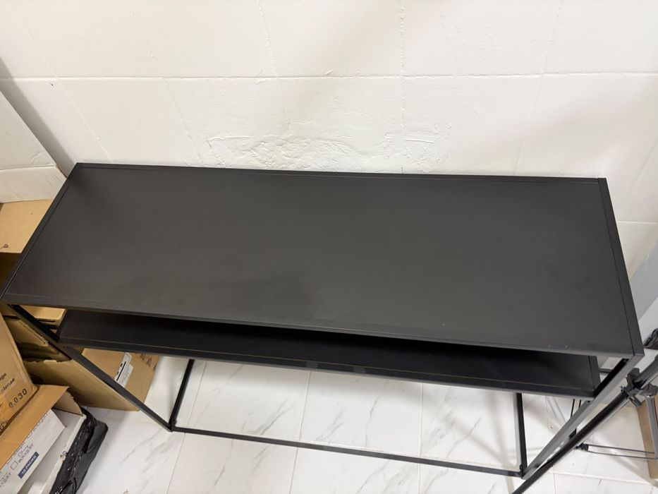 Consola preta 100x79x32cm