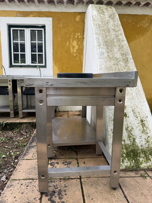 Mesa de inox em bom estado