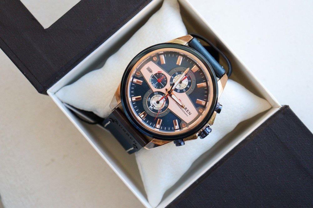 Наручні годинники, чоловічі та жіночі