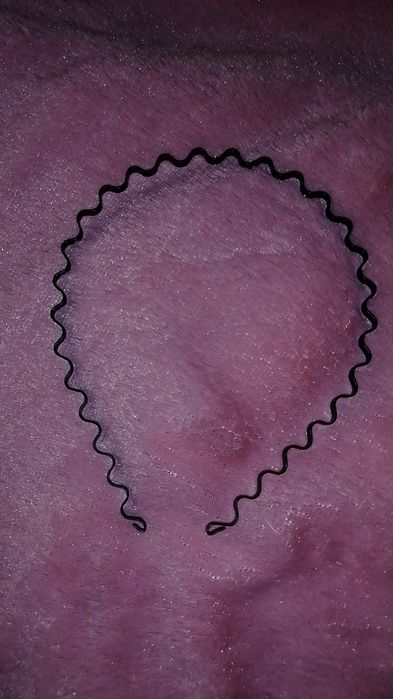 Ободок обруч на голову металлический черный волна