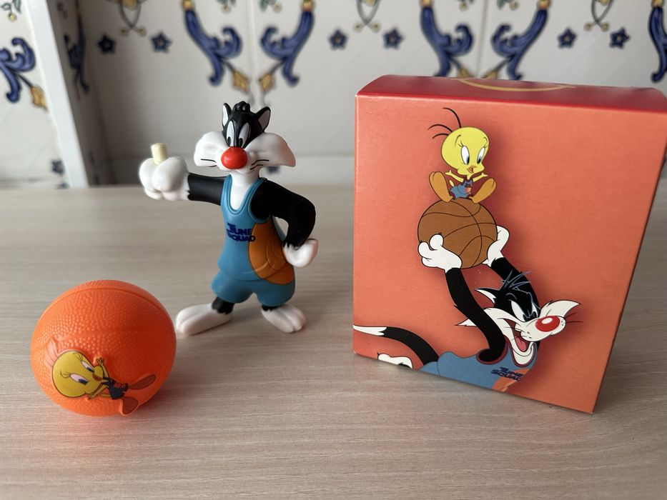 Space jam basket looney tunes lebron james mcdonalds basquetebol