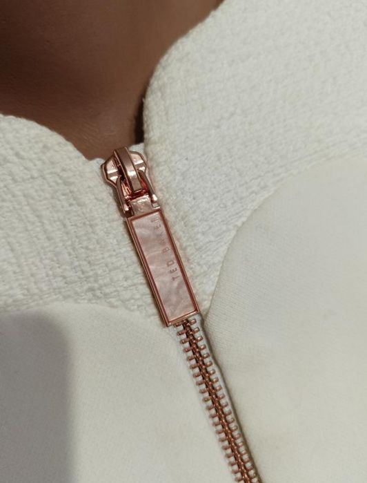 Жіночий стильний жакет