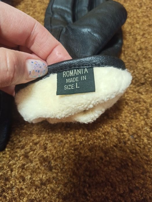 Перчатки женские натуральная кожа.