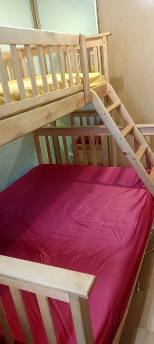 Ліжко двоярусне  трьохмістне