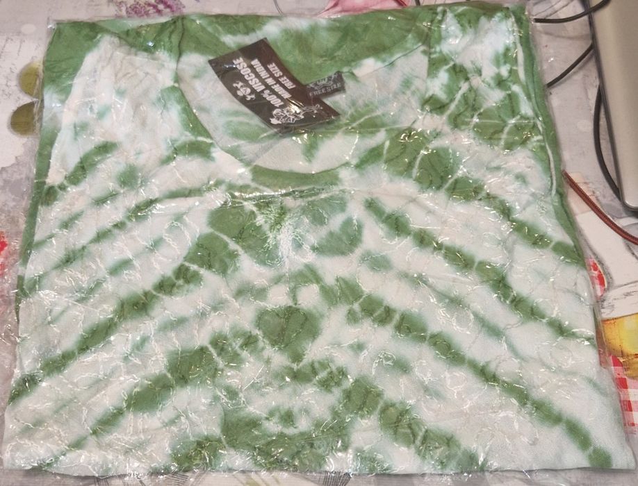 Vendo t-shirts, vestidos novos