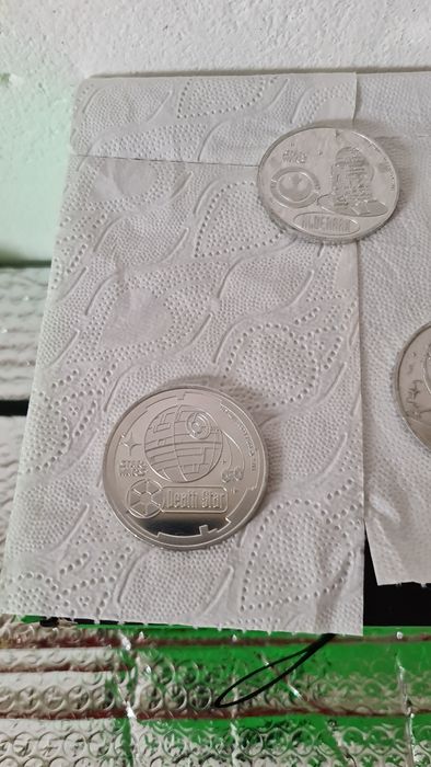 Vendo 4 moedas em alumínio  da saga  Star wards