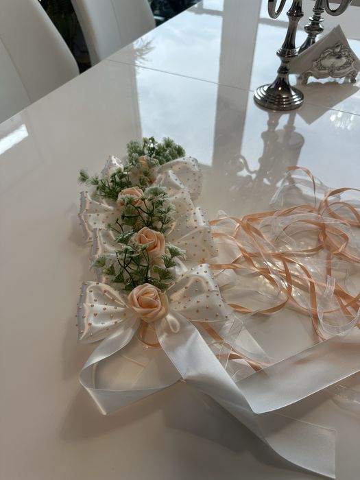 Dekoracje ślubne na auto Samochód Kokardy na klamki 4 szt. Biel