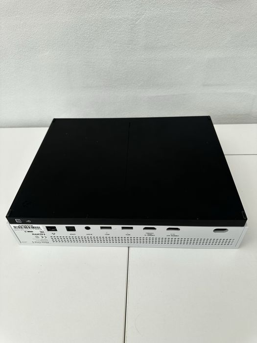 Xbox One S 1TB zestaw(Świetny stan)