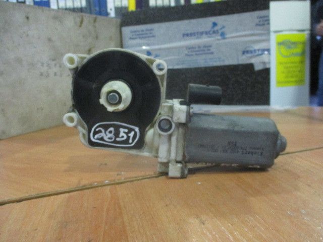 Fechadura / fecho porta frente direito BMW 7 (E65, E66, E67)