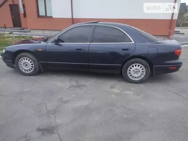 Мазда кседокс 9  1997