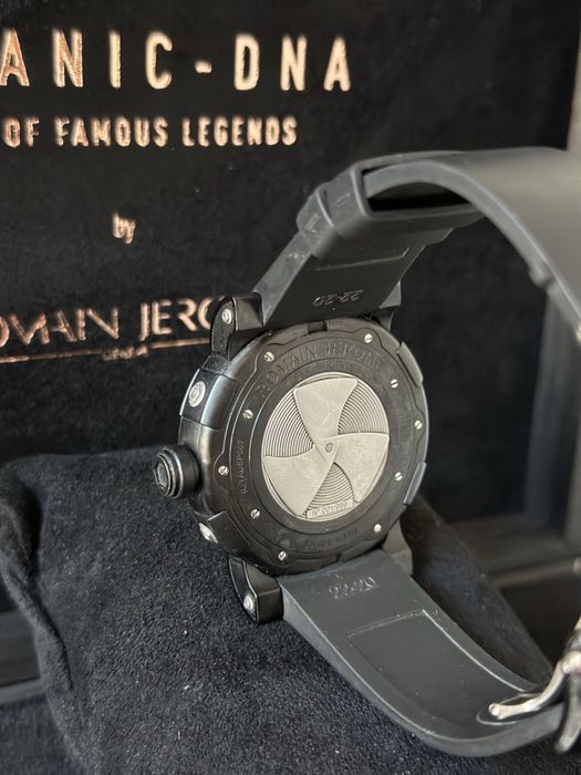 Romain Jerome Titanic DNA Steampunk Black Auto 46 #001/999