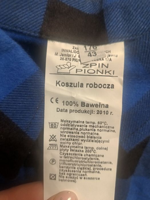 Męska granatowa flanelowa koszula na guziki z kołnierzykiem