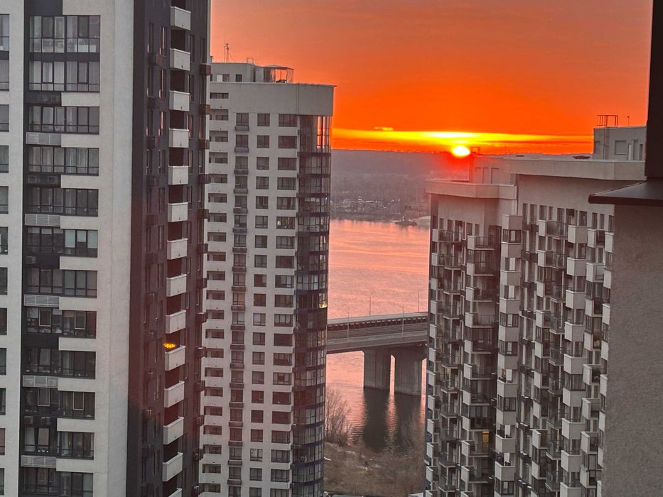 Здається в оренду подобово  квартира з чарівною панорамою на Дніпро!