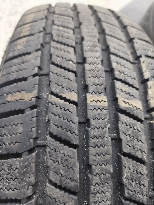 Pojedyncza opona 235 65r16C 115/113R imperial snowdragon 2 ice plus s110