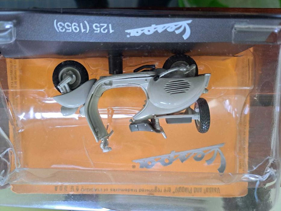 Lote #22 miniaturas Vespa (colecção original Vespa e licenciadas)