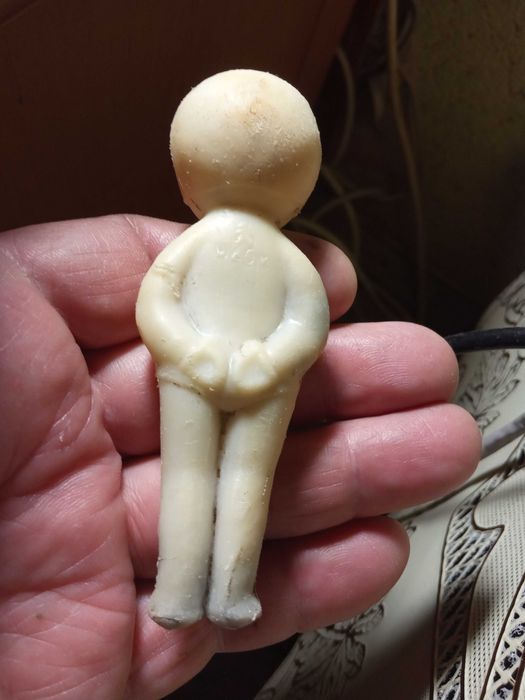 Продам коллекцию старых кукол.