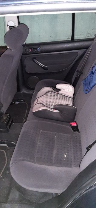 Vende se Automóvel Mazda