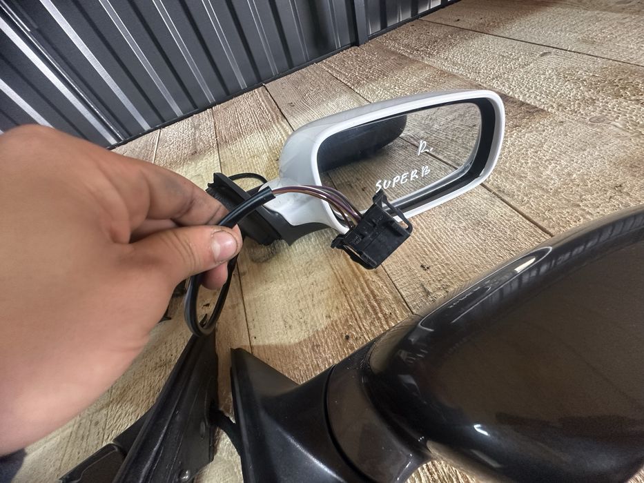 Зеркало бічне Skoda Superb 1 суперб шкода