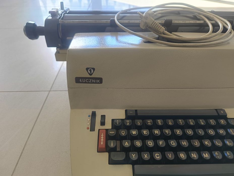Elektryczna maszyna do pisania ŁUCZNIK 1 made in poland