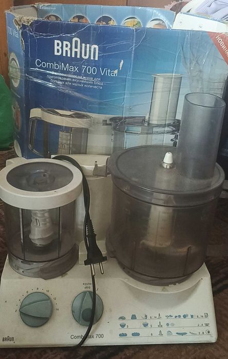 Кухонний комбайн Braun CombiMax700
