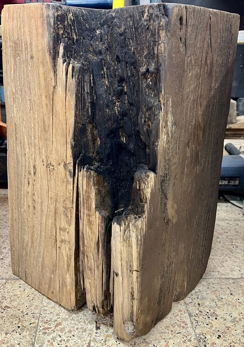 Mesa de apoio cubo de madeira tora maciça