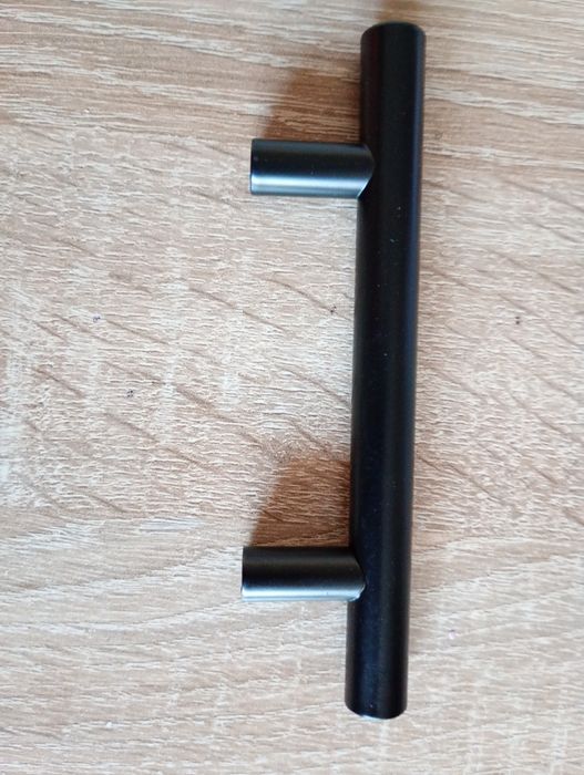 Czarne, stalowe uchwyty do mebli 40 sztuk