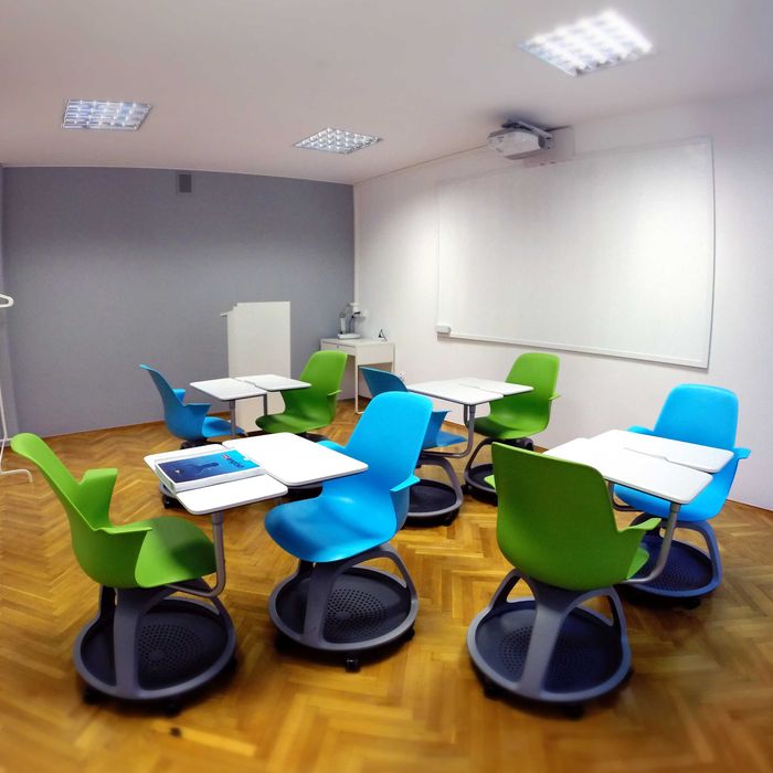 krzesła NODE firmy Steelcase do sali szkoleniowej