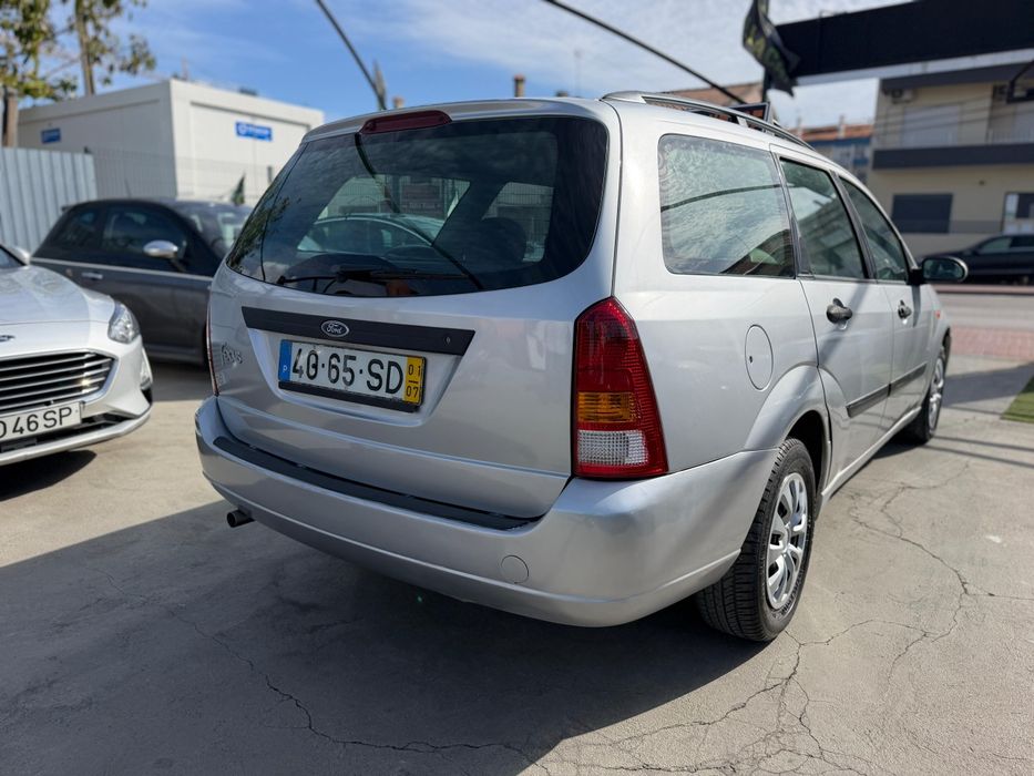 Focus  SW 1.4i muito Boa