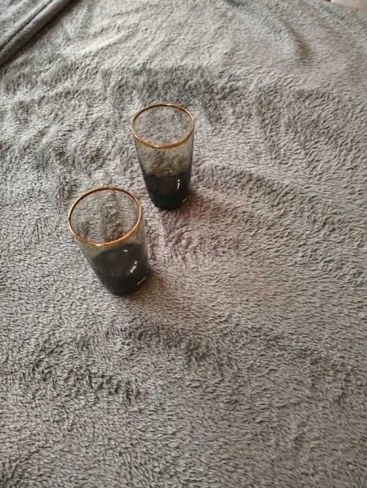 Szklanki, literatki ze złotym paskiem 140 ml. PRL. Vintage