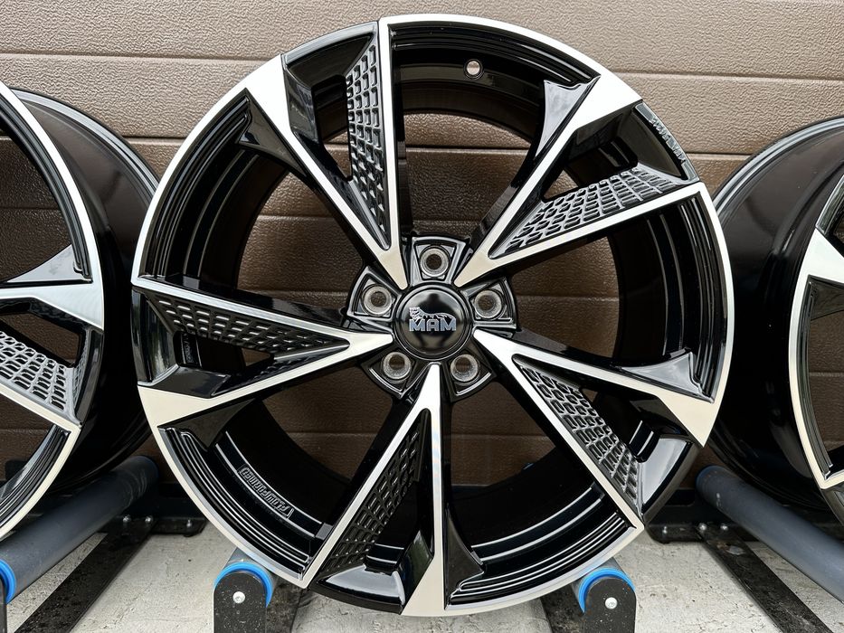 4x felgi aluminiowe NOWE 5x114,3 r18 et45 8J Alufelgi Czarne 18”