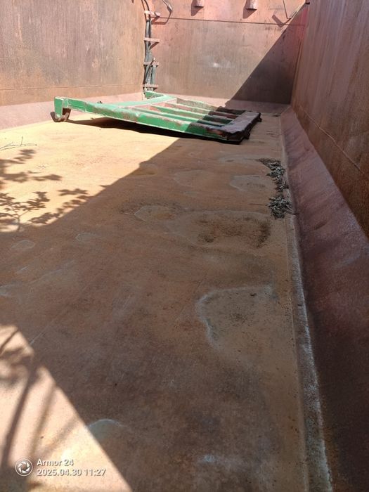 Кузов самоскид зпідрамником та гідроциліндром