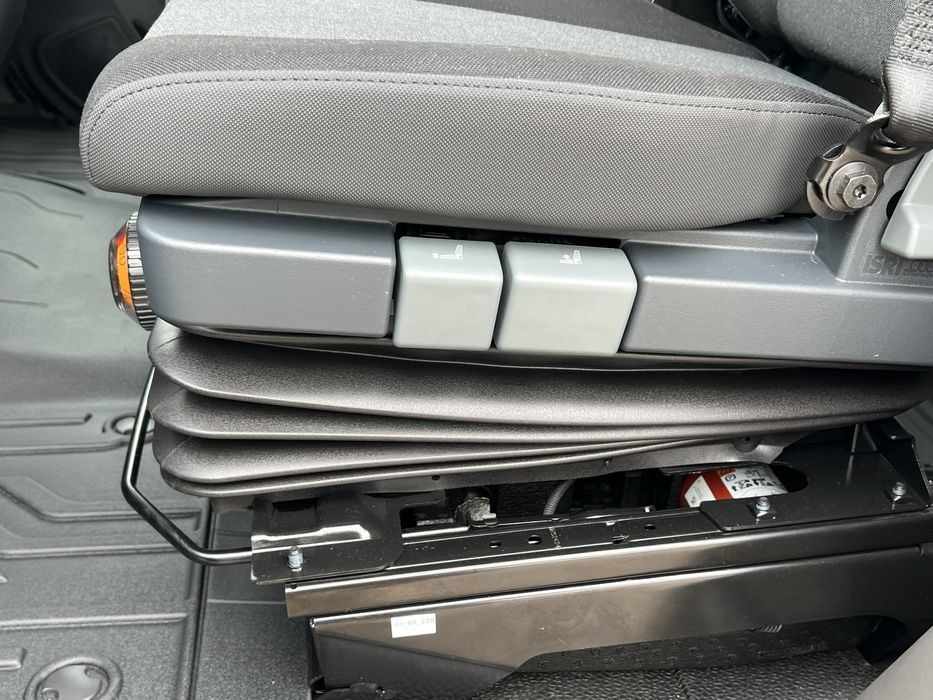 Autolaweta ładowność 1950 kg PPP  wynajem kat. B laweta wypożyczalnia