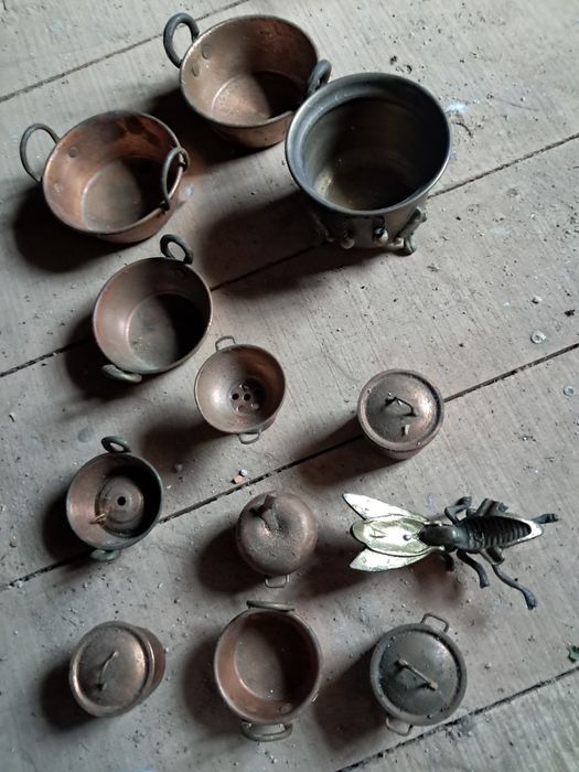 Peças em cobre pequenas.