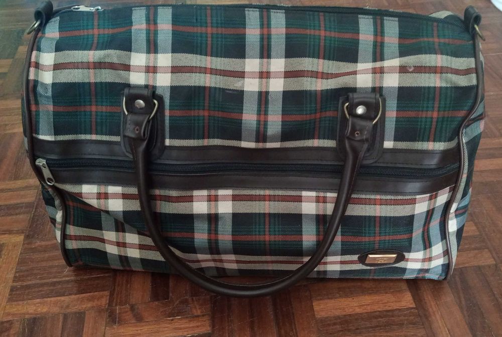 Malas médias de viagem 10€