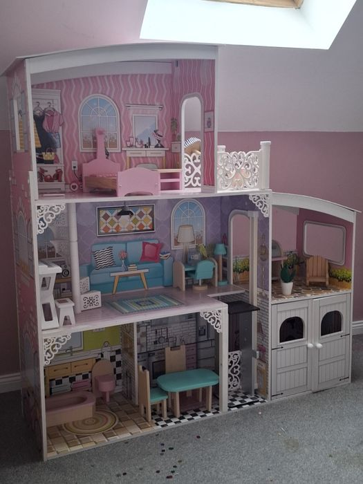 Duży drewniany domek dla lalek Barbi Ksenia