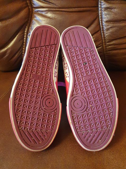 Damskie buty sportowe marki PUMA